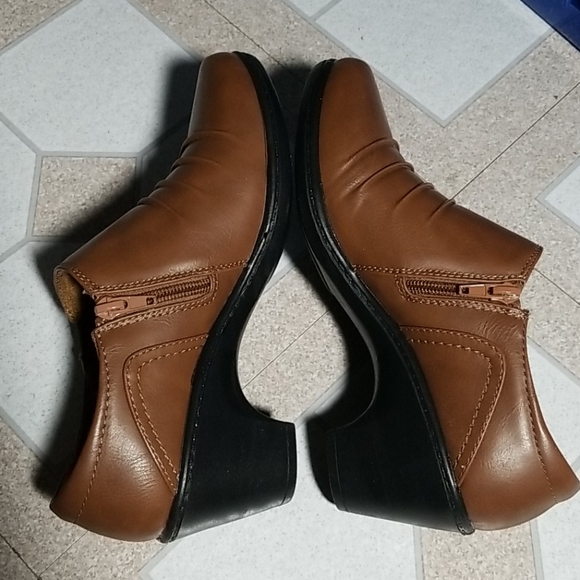 Easy Street heels - Picture 3 of 6